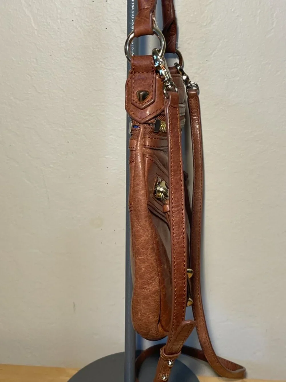 Botkier Trigger Nutmeg Leather Convertible Crossbody Messenger Bag Zipper Detail